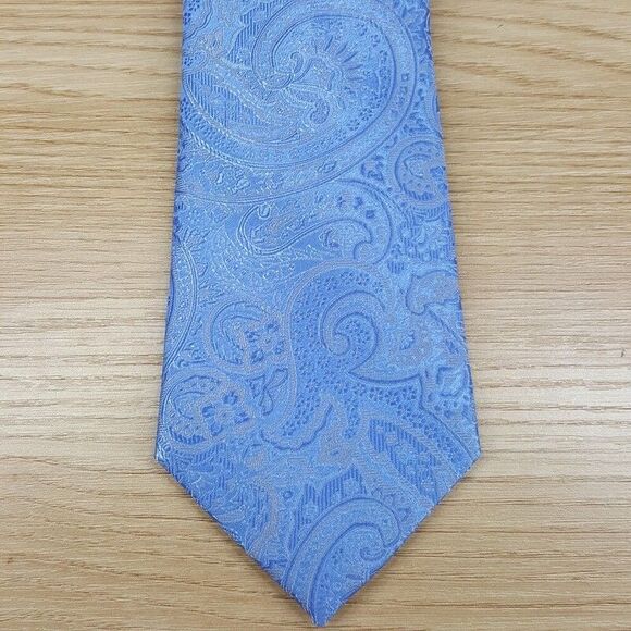 BLOOMINGDALES MENS STORE Neck Tie Light Blue Paisley 100% Silk Classic - Picture 1 of 6